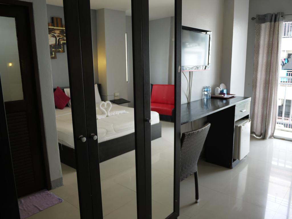 Holiday Home Patong Exterior photo